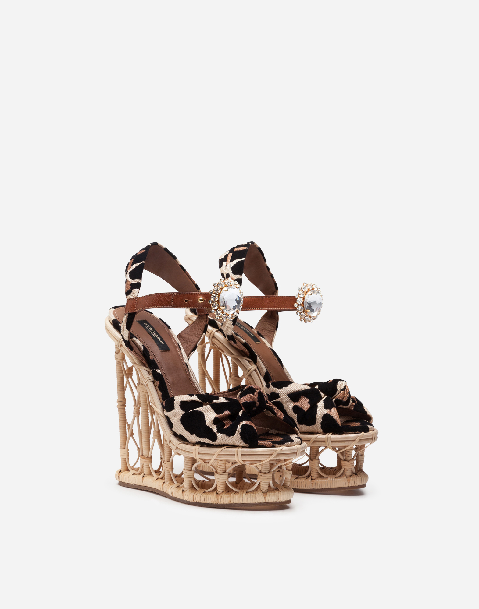 Wedges in wicker and raffia 