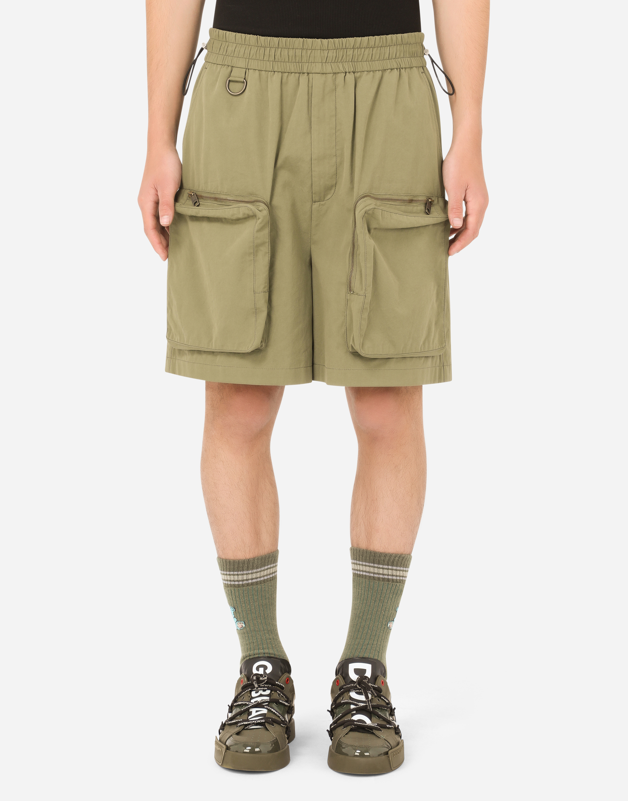 Cotton cargo shorts in Green