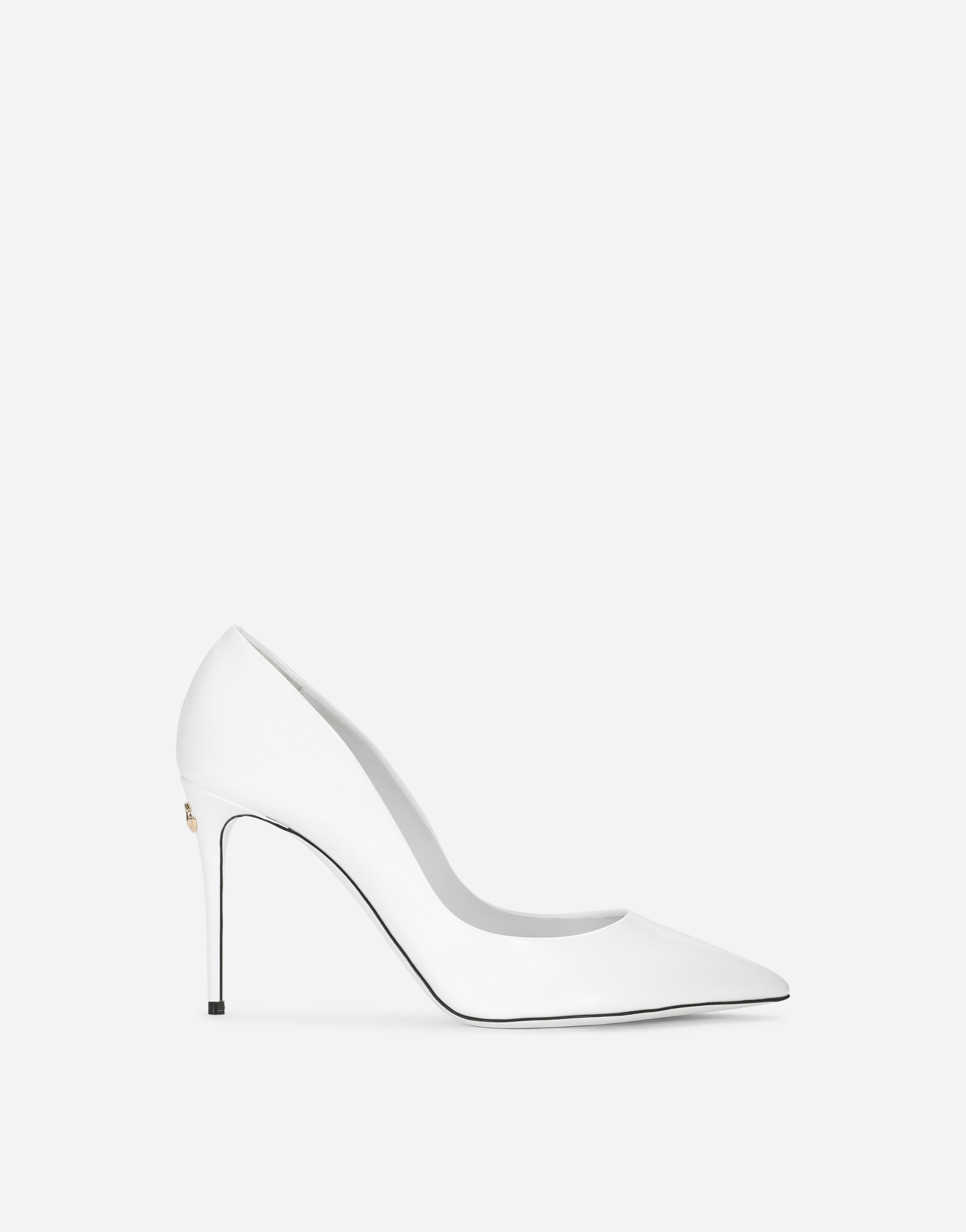 Patent leather pumps in White