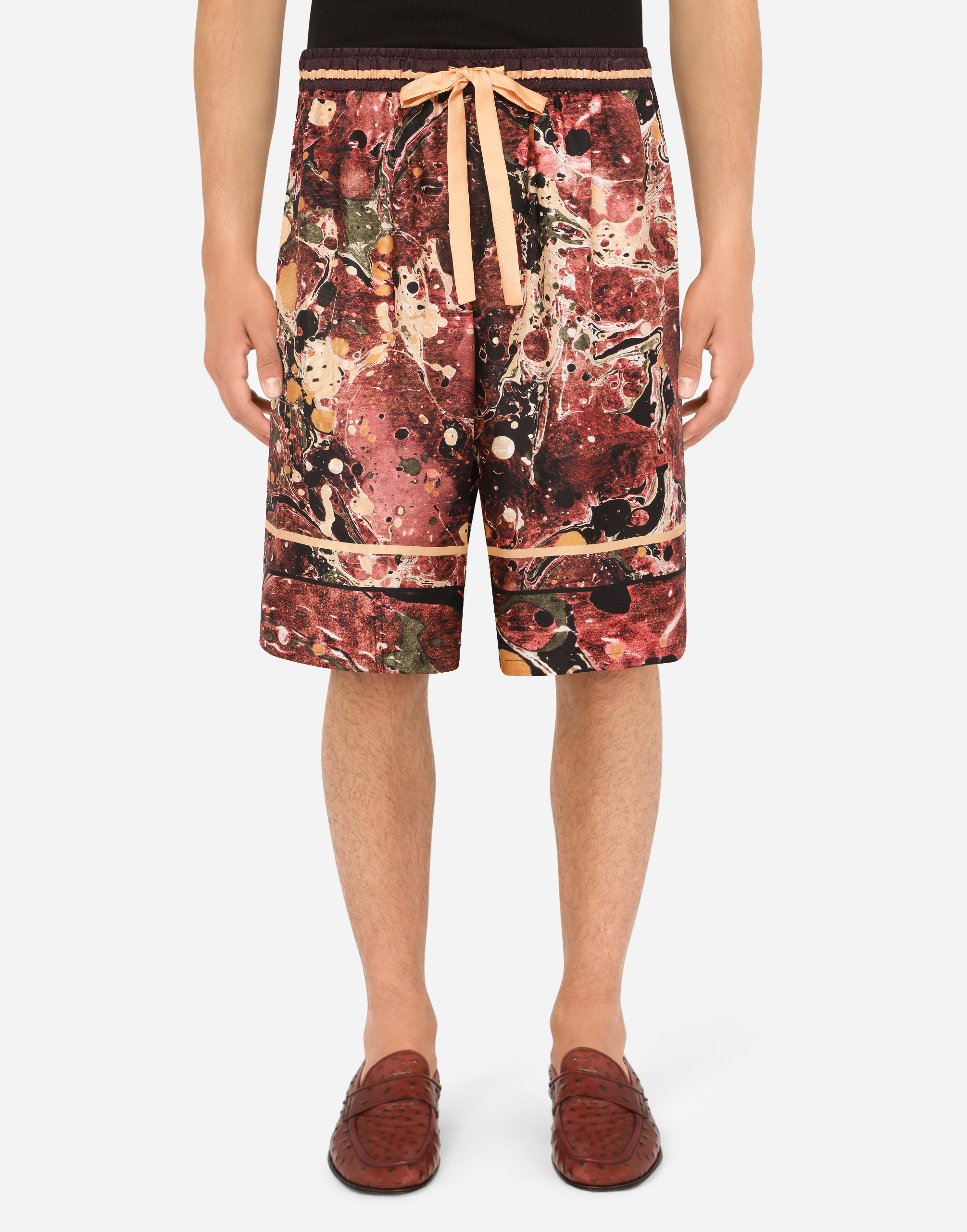 Silk jogging shorts with marbled print in Multicolor