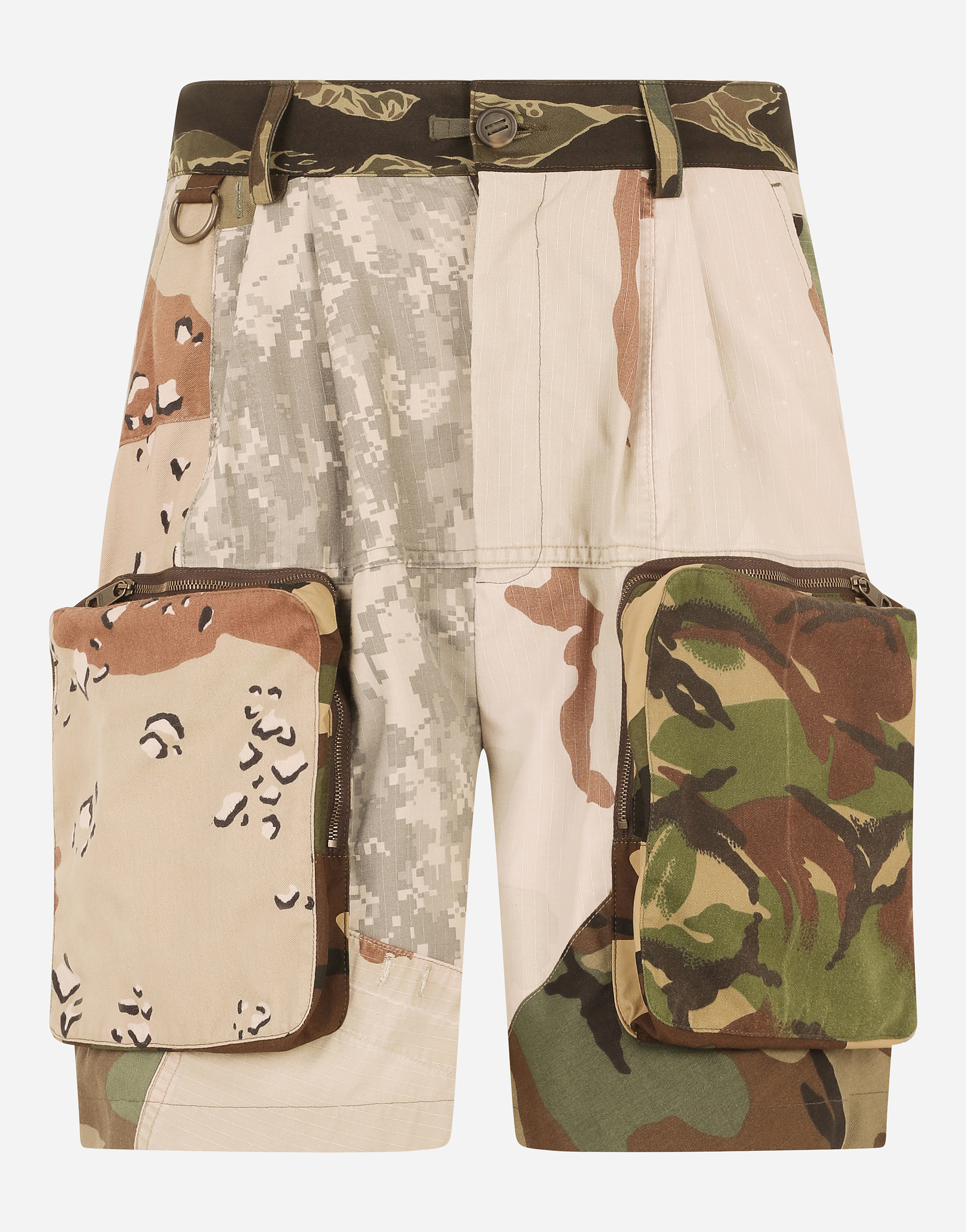 Camouflage patchwork cargo shorts in Multicolor