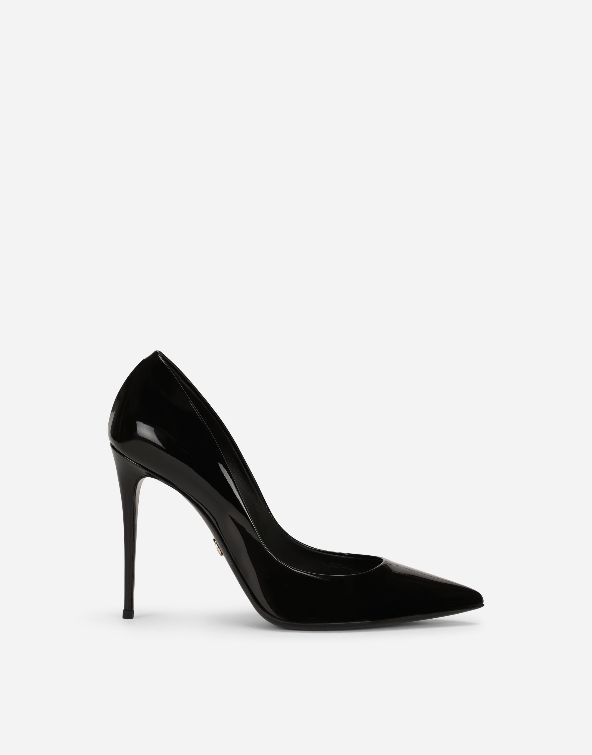 Patent leather pumps in Black