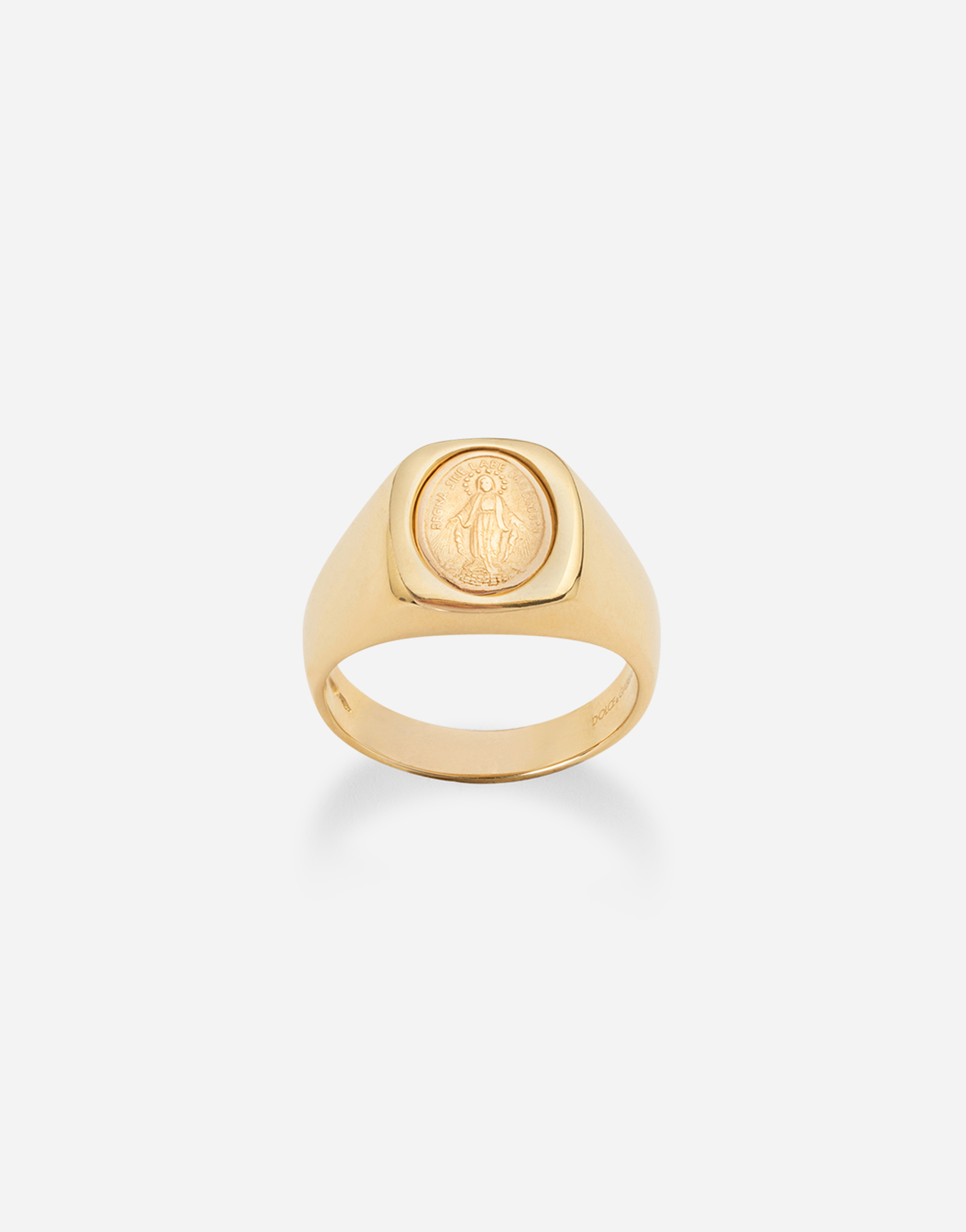 Devotion yellow and red gold ring with oval Virgin Mary medal with a vintage look in Yellow Gold