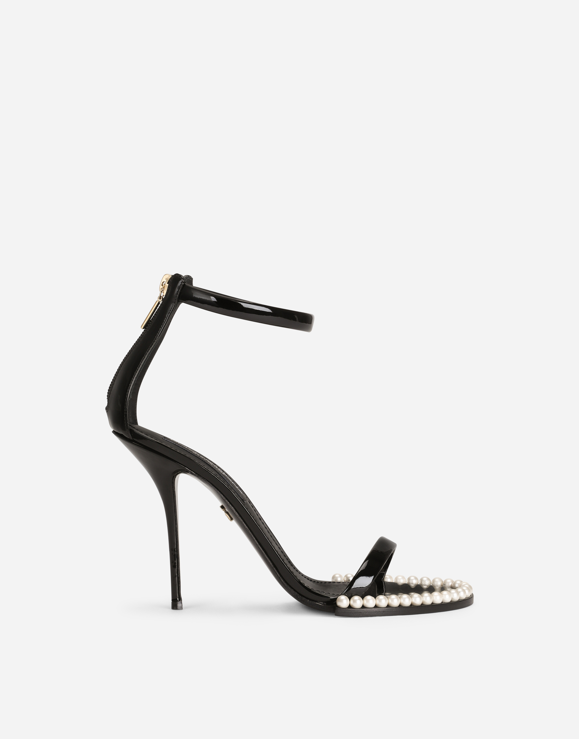 Patent leather sandals with pearls in Black