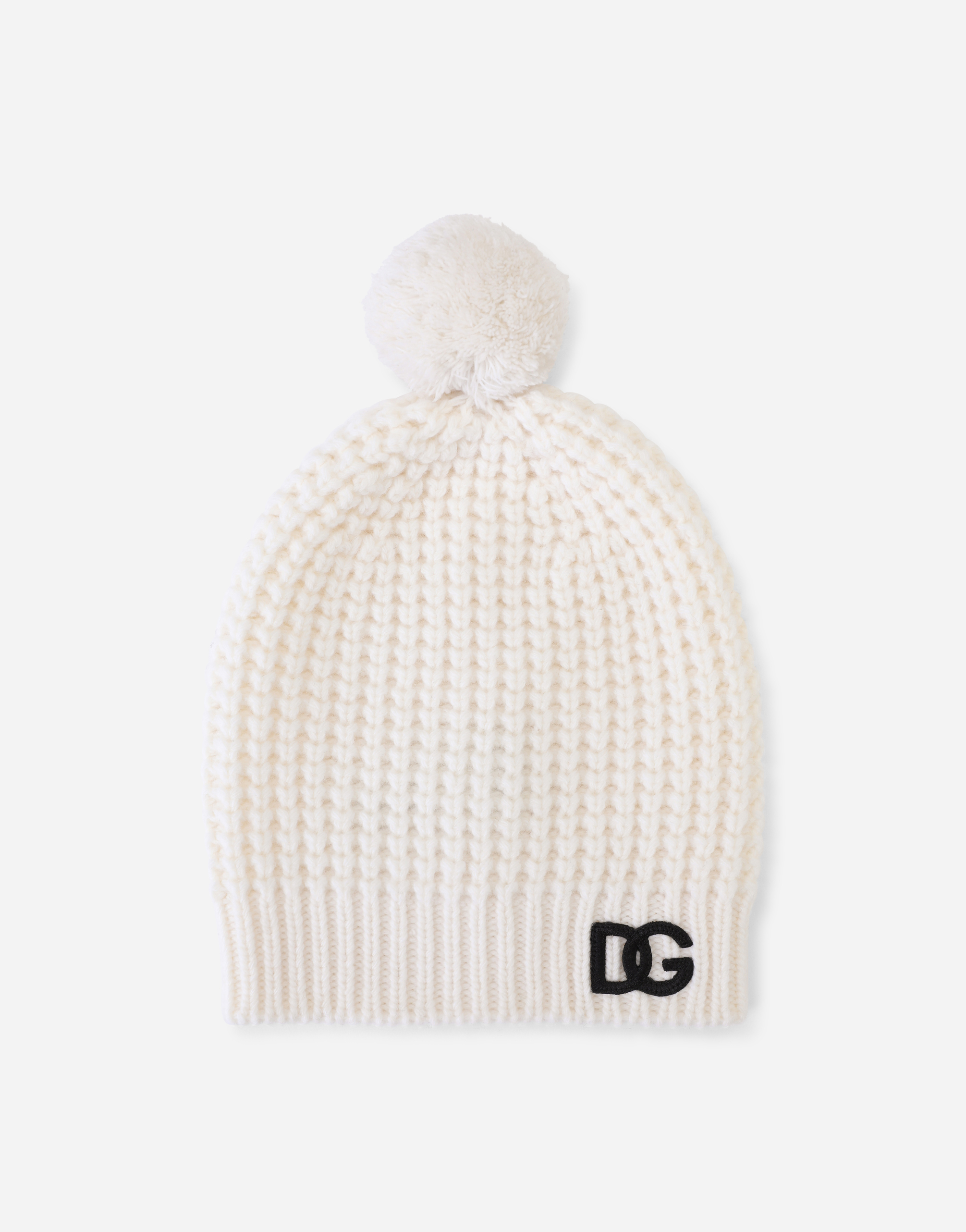Basketweave-stitch hat with DG logo patch in White