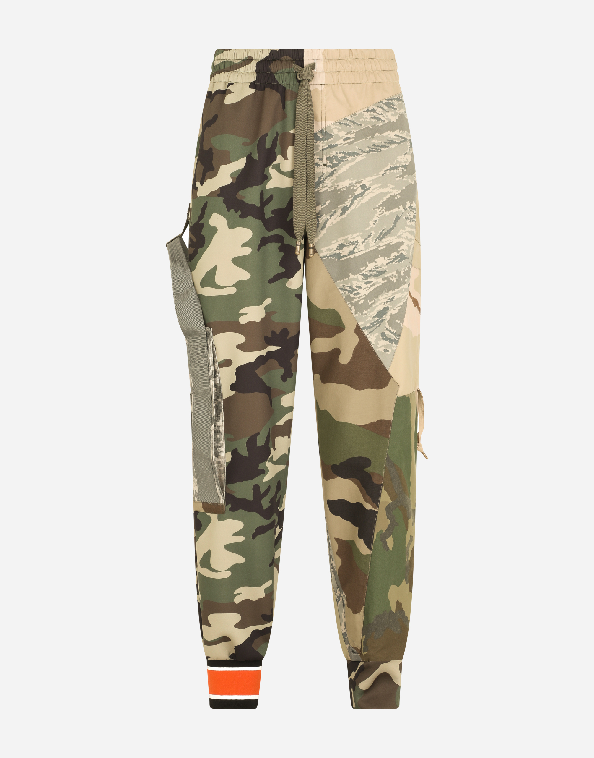 Camouflage-print patchwork cargo pants in Multicolor
