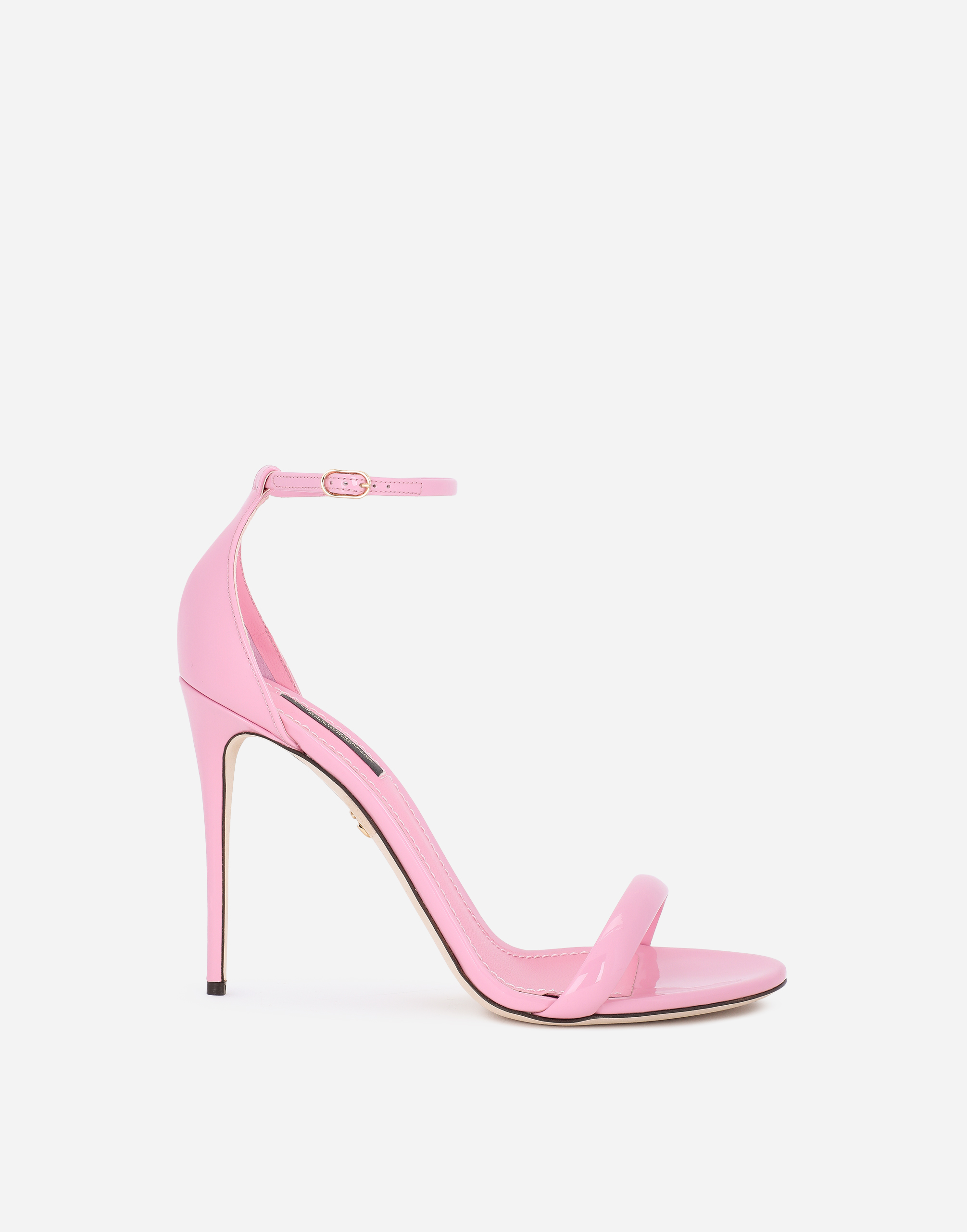 Patent leather sandals in Pink