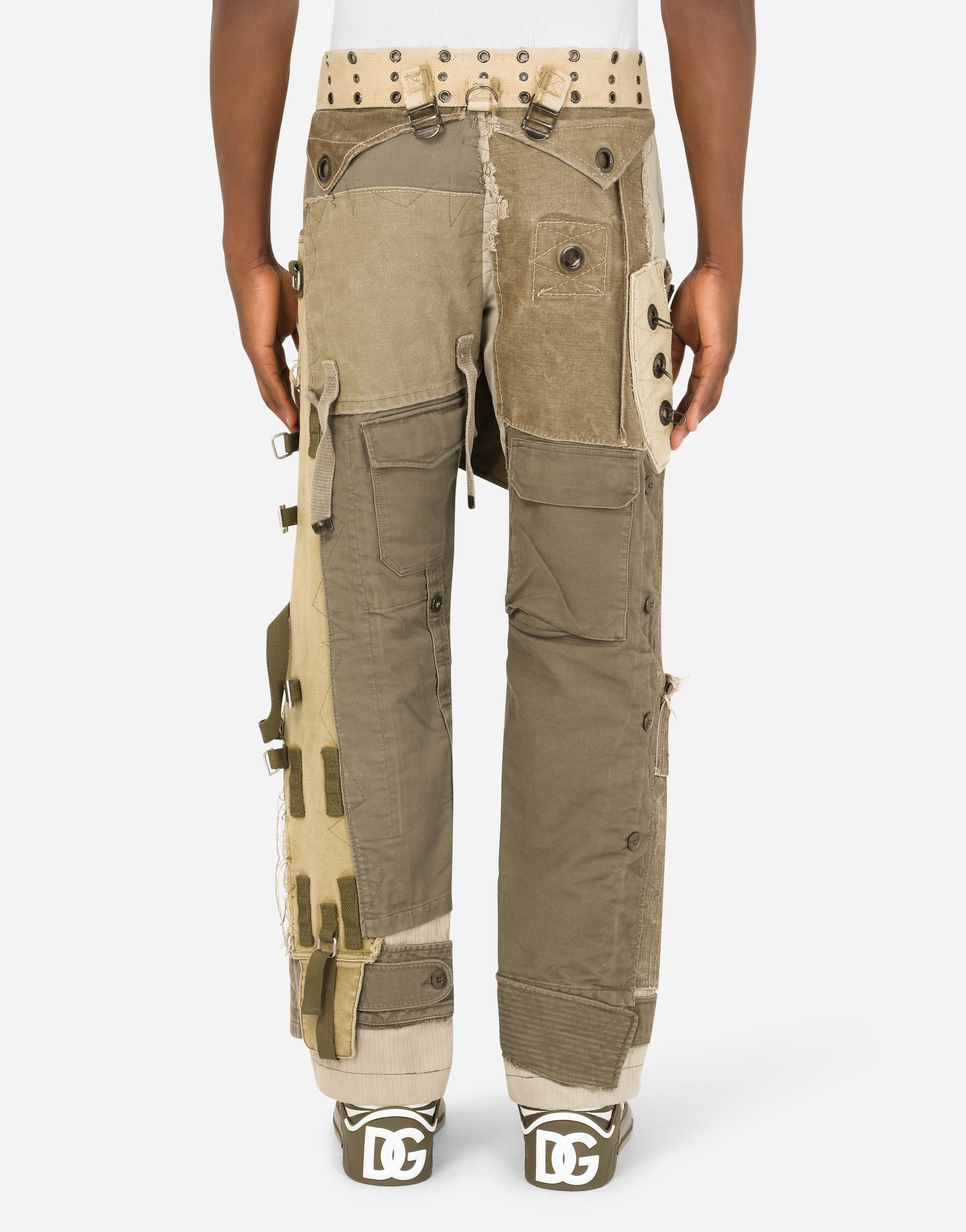 Pantaloni e Shorts Pantalone cargo tessuto tecnico con placca logata male 46 Dolce & Gabbana Uomo Abbigliamento Pantaloni e jeans Pantaloni Pantaloni cargo 