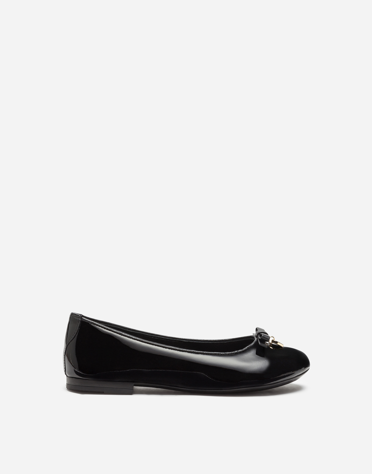 Patent leather ballet flats with charm in Black