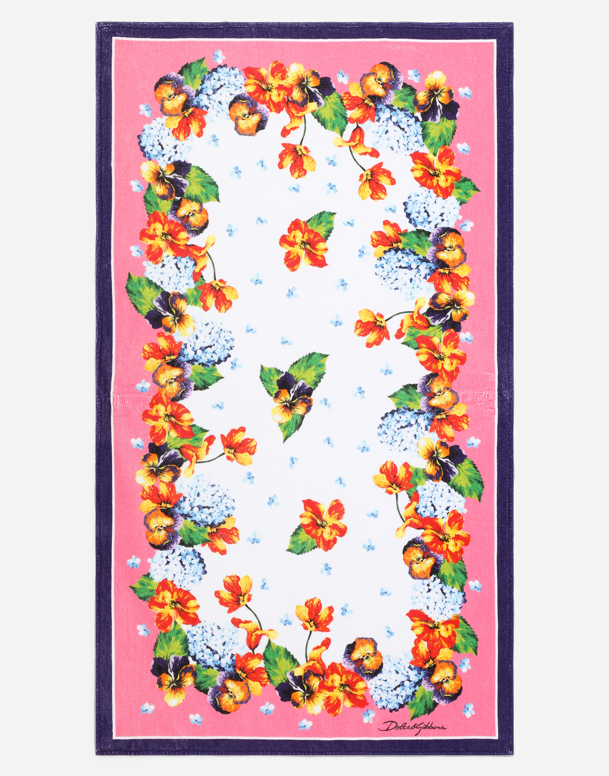Hydrangea-print terrycloth beach towel in Multicolor