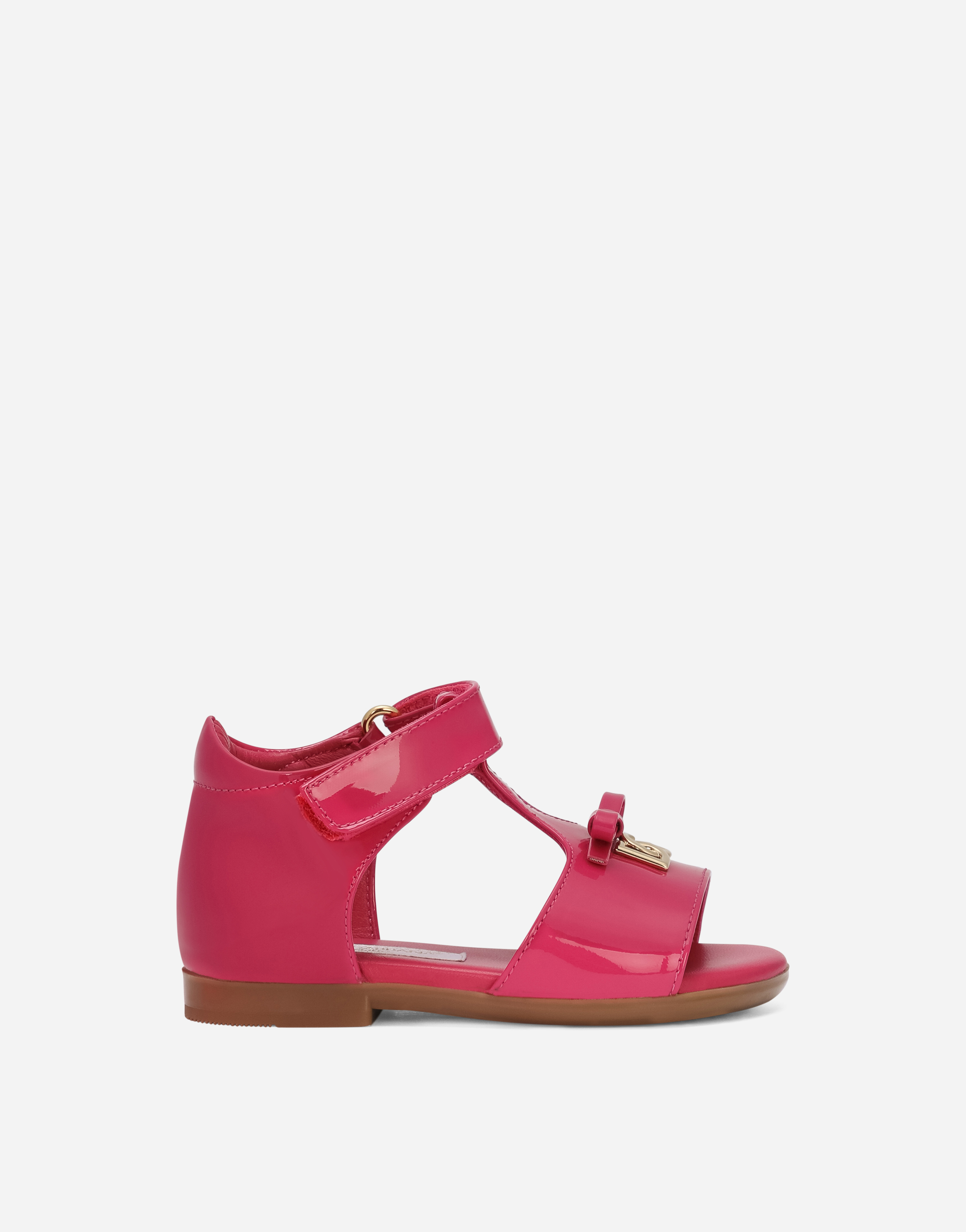 Patent leather first steps sandals with metal DG logo in Pink
